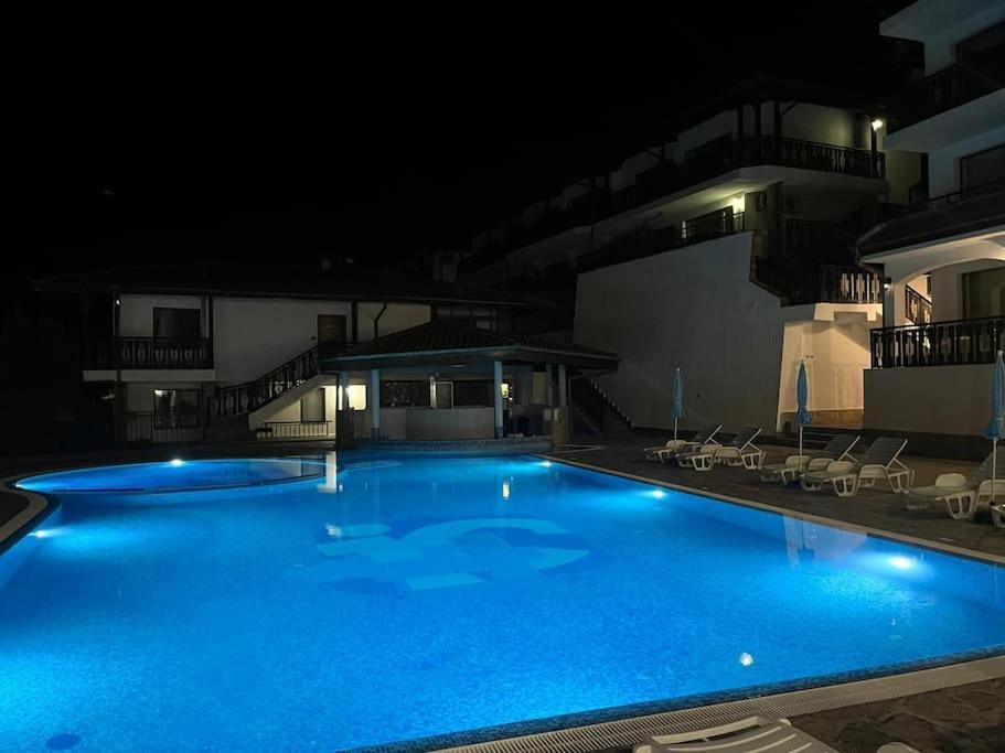 Spacious Fully Furnished Studio In Kavarna Apart Hotel Exteriér fotografie